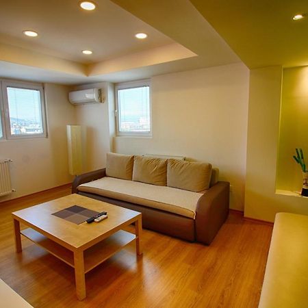 Premium 4U - City Center 50M2 - สโกเปีย ภายนอก รูปภาพ